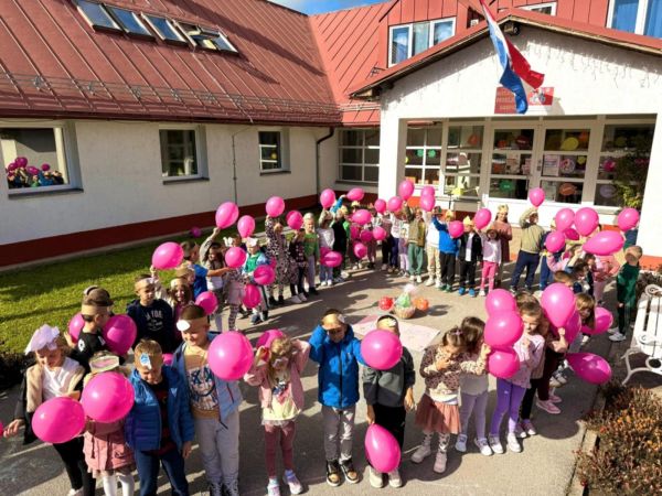 Ružičasti listopad u Dječjem vrtiću Pahuljica